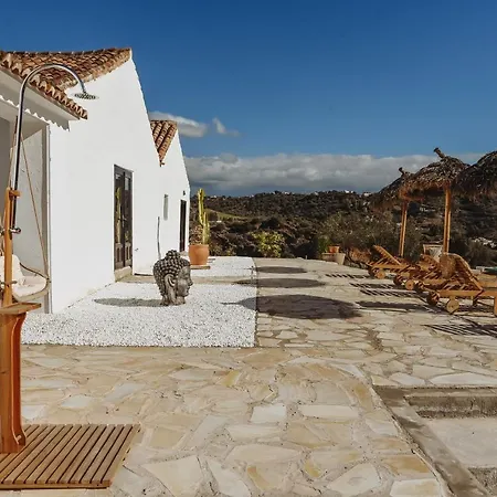 Elements Bed & Breakfast Comares