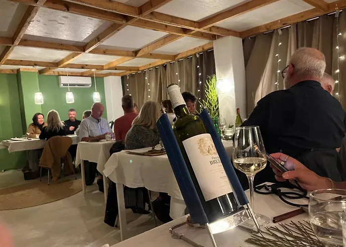 Bed & Breakfast Elements