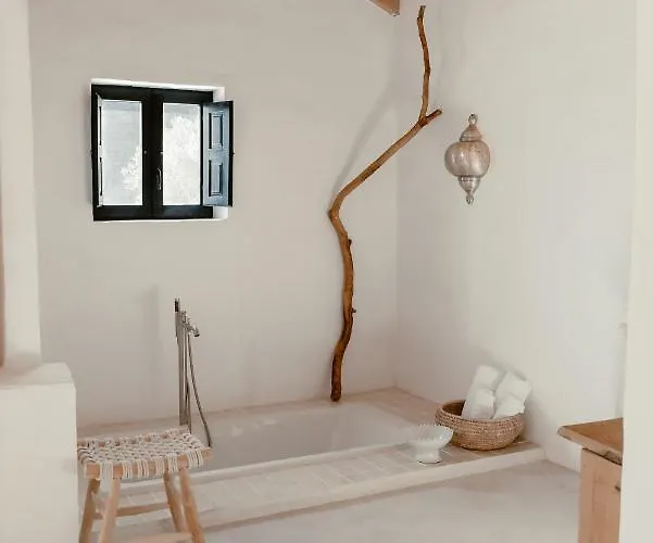 Elements 4* Comares