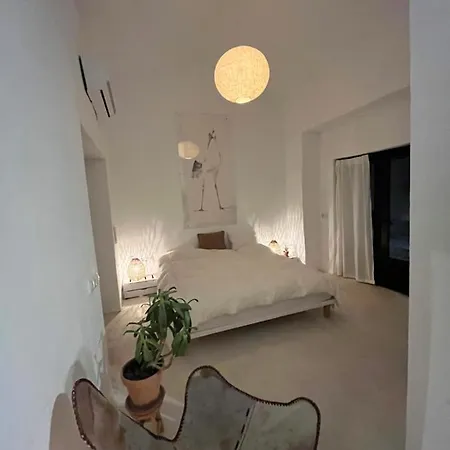 Bed & Breakfast Elements