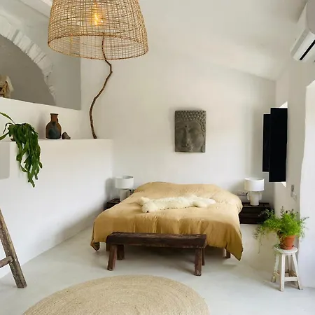 Elements Bed & Breakfast Comares