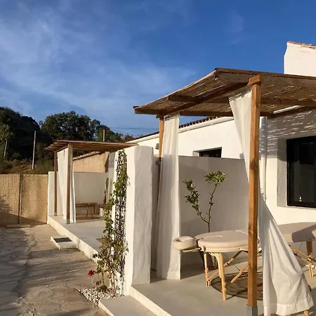 Bed & Breakfast Elements Comares