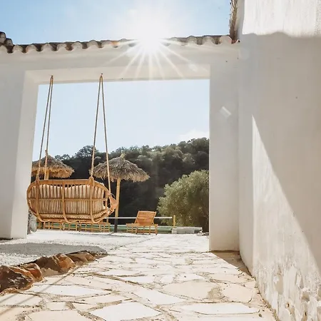 Elements לינה וארוחת בוקר Comares