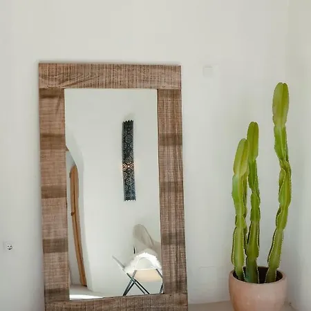 Elements לינה וארוחת בוקר Comares